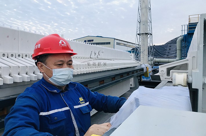 土壤修復(fù)裝備安裝現(xiàn)場(chǎng) 土壤修復(fù)裝備安裝現(xiàn)場(chǎng)