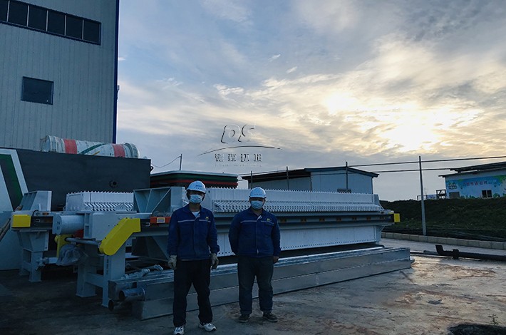 重金屬土壤修復(fù)現(xiàn)場(chǎng) 重金屬土壤修復(fù)現(xiàn)場(chǎng)