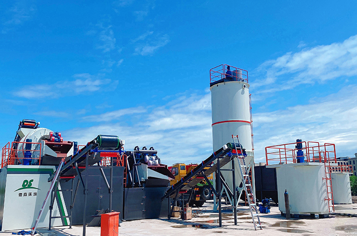 撬裝式土壤淋洗設備運行現(xiàn)場 撬裝式土壤淋洗設備運行現(xiàn)場